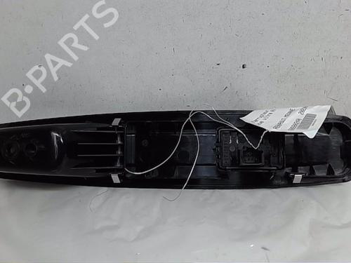Used Right front window switch RENAULT MEGANE III Grandtour (KZ0/1) 1.5 dCi (KZ09, KZ0D, KZ1G, KZ29, KZ14, KZ1W, KZ10, KZ1F,... (110 hp) 13831878