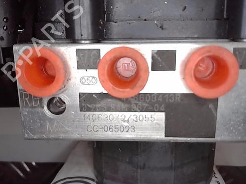 Used ABS pump RENAULT KADJAR (HA_, HL_) 1.2 TCe 130 (HLMR) (130 hp) 13858415