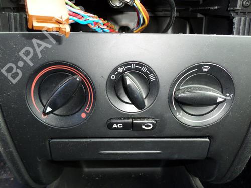 Left front window switch SEAT LEON (1M1) 1.6 16 V | BP13868209I27 