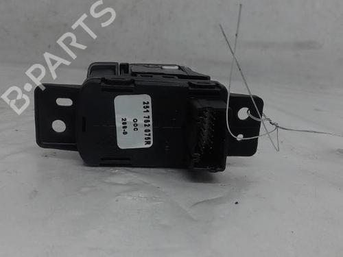 Switch RENAULT CAPTUR II (HF_) E-TECH 160 | BP15986101I30 - Image 2