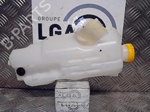 Used Windscreen washer tank RENAULT TWINGO III (BCM_, BCA_) 0.9 TCe 90 (BCM9, BCM2) (90 hp) 13856133