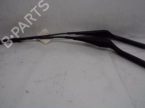 Used Front windshield wiper arm BMW 1 (E81) 118 d (143 hp) 14564288