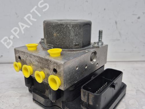 Used ABS pump ABS pump RENAULT CAPTUR I (J5_, H5_) 1.5 dCi 90 (J5N4, J5M5, J5MW, J5M6, J5AL, J5AJ) (90 hp) 33808000 33808000
