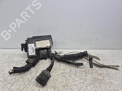 Used Fuse box Fuse box 37704775 37704775