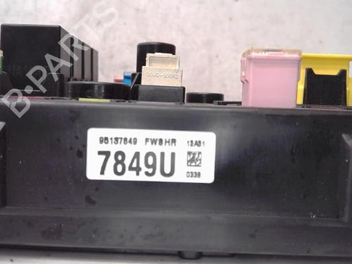 Sikringsdose CHEVROLET CAPTIVA (C100, C140) 2.2 D 4WD (184 hp) 15635313