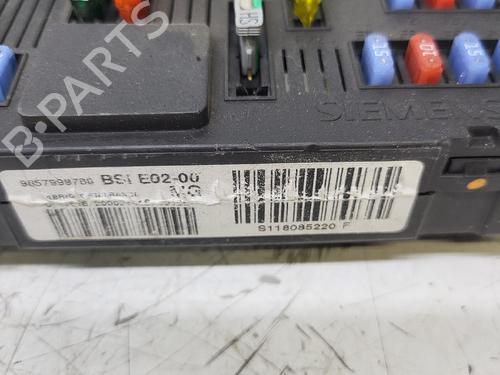 Used Fuse box Fuse box 37500742 37500742