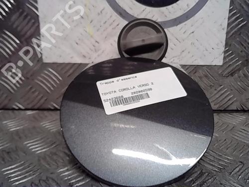 Used Fuel flap TOYOTA COROLLA Verso (ZER_, ZZE12_, R1_) 2.2 D-4D (AUR10_, AUR10R) (136 hp) 13850975