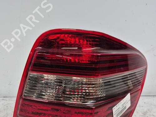 Used Right taillight Right taillight MERCEDES-BENZ M-CLASS (W164) ML 500 4-matic (164.175) (306 hp) 33968985 33968985