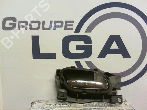 Used Front right interior door handle PEUGEOT 407 (6D_) 2.0 HDi 135 (6DRHRH, 6DRHRE, 6DRHRG, 6DRHRJ) (136 hp) 13870476