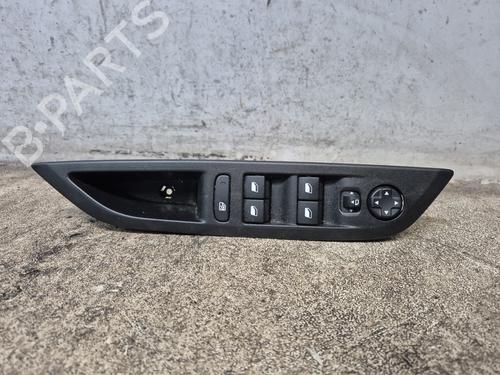 Left front window switch PEUGEOT 208 II (UB_, UP_, UW_, UJ_) 1.2 PureTech 75 | BP29985386I27