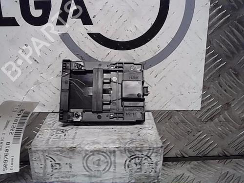 Used Card reader RENAULT SCÉNIC III (JZ0/1_) 1.6 dCi (JZ00, JZ12) (130 hp) 13851899