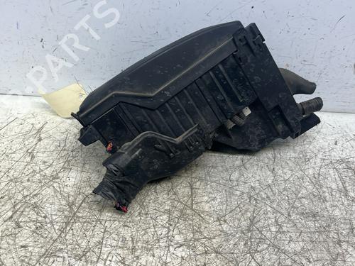 Used Fuse box Fuse box 38157273 38157273
