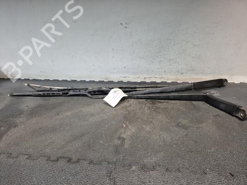 Used Front windshield wiper arm VOLVO XC90 I (275) D5 AWD (163 hp) 31054729