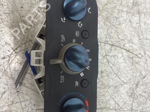 Climate control RENAULT TWINGO II (CN0_) | BP38736576I5 - Image 2