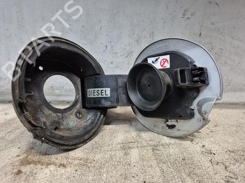 Klapa wlewu paliwa RENAULT MEGANE III Hatchback (BZ0/1_, B3_) 1.5 dCi (BZ09, BZ0D, BZ1W, BZ29, BZ14) | BP27886724C131 