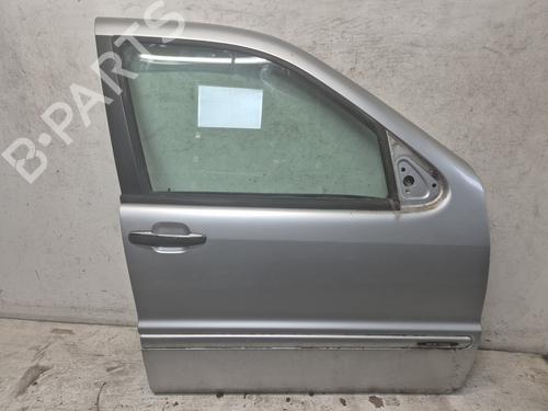 Used Right front door MERCEDES-BENZ M-CLASS (W163) ML 270 CDI (163.113) (163 hp) 27886771
