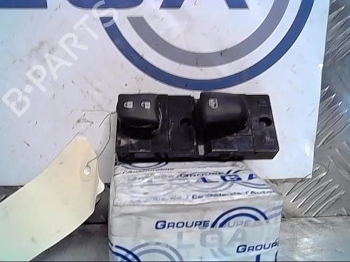 Used Right front window switch RENAULT KADJAR (HA_, HL_) 1.5 BLUE dCi 115 (HLA6) (116 hp) 13864273