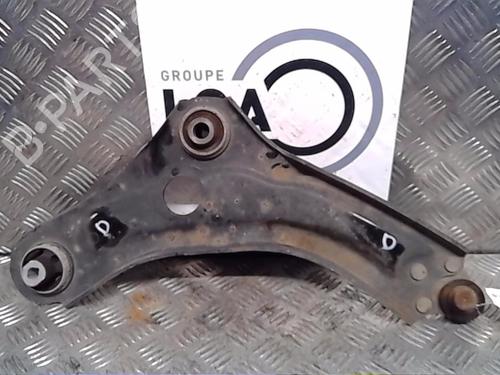 Used Left front suspension arm RENAULT MEGANE IV Hatchback (B9A/M/N_) [2015-2025]  14555547