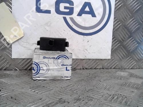 Used Warning switch RENAULT MEGANE III Coupe (DZ0/1_) 1.9 dCi (DZ0N, DZ0J, DZ1J, DZ1K) (131 hp) 13864671