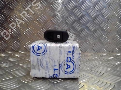 Used Right front window switch PEUGEOT 1007 (KM_) 1.4 HDi (68 hp) 13867021