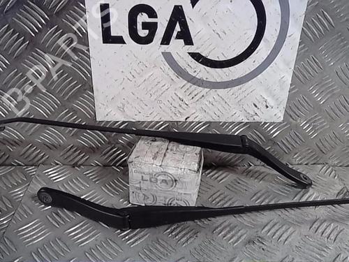 Used Front windshield wiper arm DACIA DUSTER (HS_) 1.5 dCi 4x4 (HSMC, HSMD) (110 hp) 14558834