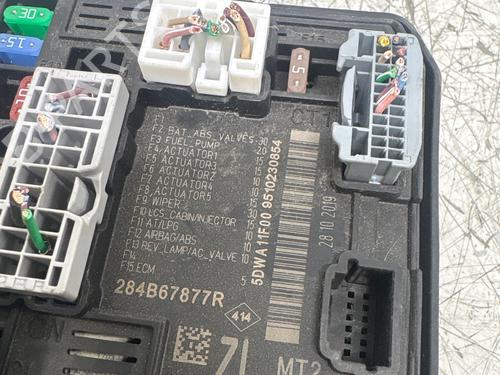 Used Fuse box Fuse box 38787003 38787003