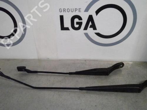 Used Front windshield wiper arm RENAULT TWINGO II (CN0_) [2007-2025]  14549139