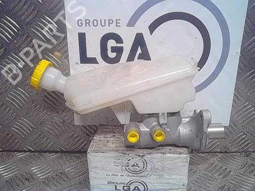 Used Brake master cylinder PEUGEOT 208 I (CA_, CC_) 1.2 THP 110 (110 hp) 14521953