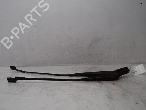 Used Front windshield wiper arm PEUGEOT 5008 (0U_, 0E_) 1.6 HDi (110 hp) 15834712