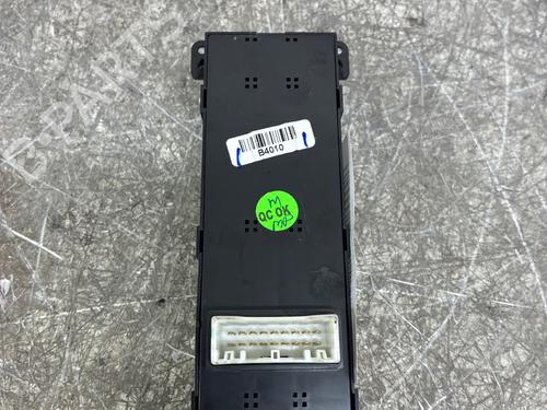 Used Left front window switch Left front window switch HYUNDAI i10 II (BA, IA) [2013-2021] 39659659 39659659