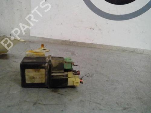 Used Electronic module NISSAN X-TRAIL I (T30) 2.2 dCi 4x4 (136 hp) 13865940