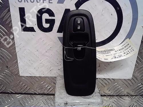 Used Right front window switch RENAULT KADJAR (HA_, HL_) 1.2 TCe 130 (HLMR) (130 hp) 13856083