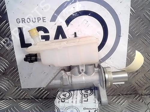 Used Brake master cylinder RENAULT ESPACE V (JR_) 2.0 Blue dCi 160 (JRAM) (160 hp) 14522048