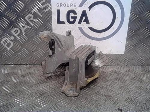 Used Engine mount RENAULT SCÉNIC III (JZ0/1_) 2.0 16V (JZ0G, JZ0P, JZ1E, JZ1P) (140 hp) 14554787