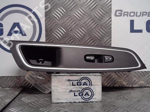 Used Right front window switch NISSAN MICRA V (K14) 1.0 DIG-T 117 (117 hp) 13862366