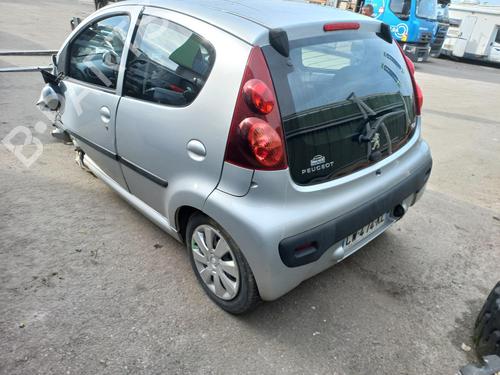 Left taillight PEUGEOT 107 (PM_, PN_) 1.0 | BP17786360C34 