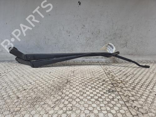 Used Front windshield wiper arm SUZUKI SX4 S-Cross (JY) 1.6 DDiS AllGrip (AKK 416D) (120 hp) 26897095
