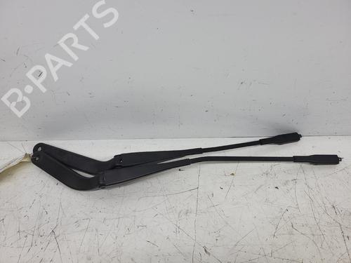 Used Front windshield wiper arm Front windshield wiper arm 37729050 37729050