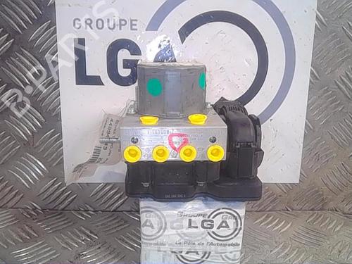 Used ABS pump RENAULT KADJAR (HA_, HL_) 1.3 TCe 160 (HLNC) (160 hp) 13856695