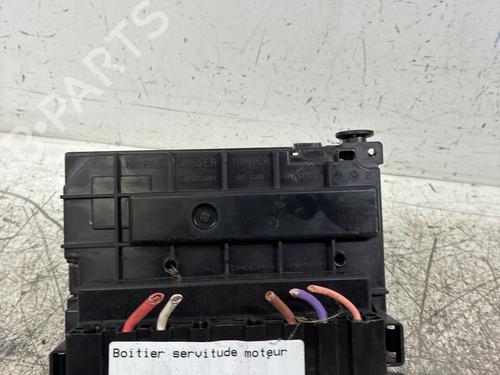 Used Fuse box Fuse box 39518508 39518508