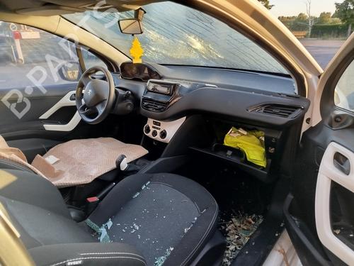 Left front door PEUGEOT 208 I (CA_, CC_) 1.0 VTi | BP28828367C2