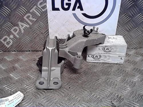 Used Engine mount RENAULT MEGANE IV Hatchback (B9A/M/N_) 1.2 TCe 130 (B9MR) (130 hp) 14555464