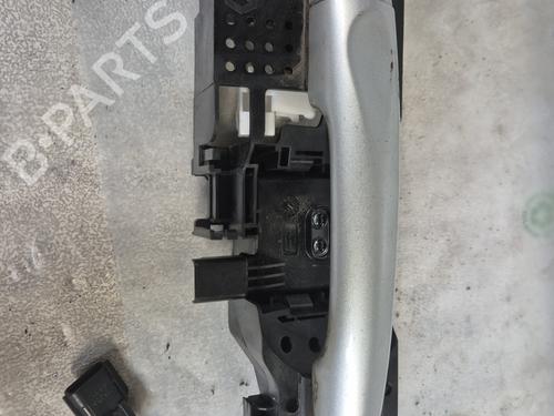Używane Klamka zewnętrzna drzwi przednich prawych RENAULT SCÉNIC III (JZ0/1_) 1.5 dCi (110 hp) 27580647