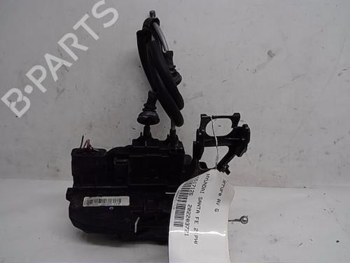 Used Front left lock HYUNDAI SANTA FÉ II (CM) 2.2 CRDi 4x4 (155 hp) 13839064