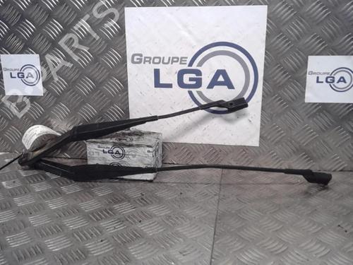 Used Front windshield wiper arm FORD FIESTA VI (CB1, CCN) 1.4 TDCi (70 hp) 14552954