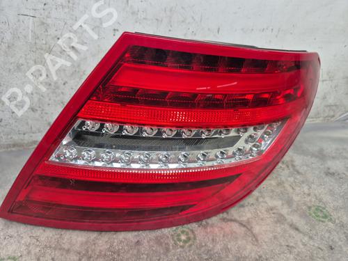 Piloto trasero derecho MERCEDES-BENZ C-CLASS (W204) C 200 CDI (204.001) (136 hp) 30629964