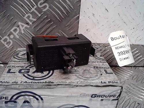 Used Warning switch RENAULT MEGANE III Hatchback (BZ0/1_, B3_) 1.5 dCi (86 hp) 13860176