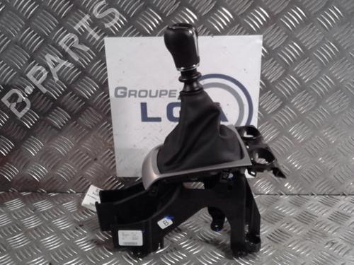 Used Gear lever NISSAN MICRA V (K14) 1.0 DIG-T 117 (117 hp) 13862289