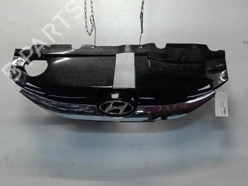 Used Grille HYUNDAI ix35 (LM, EL, ELH) 1.7 CRDi (116 hp) 15619040