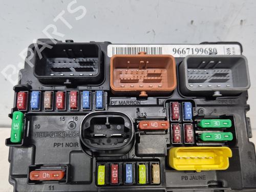 fuse-box-citroen-c3-ii-sc_-2009-33211038 main image